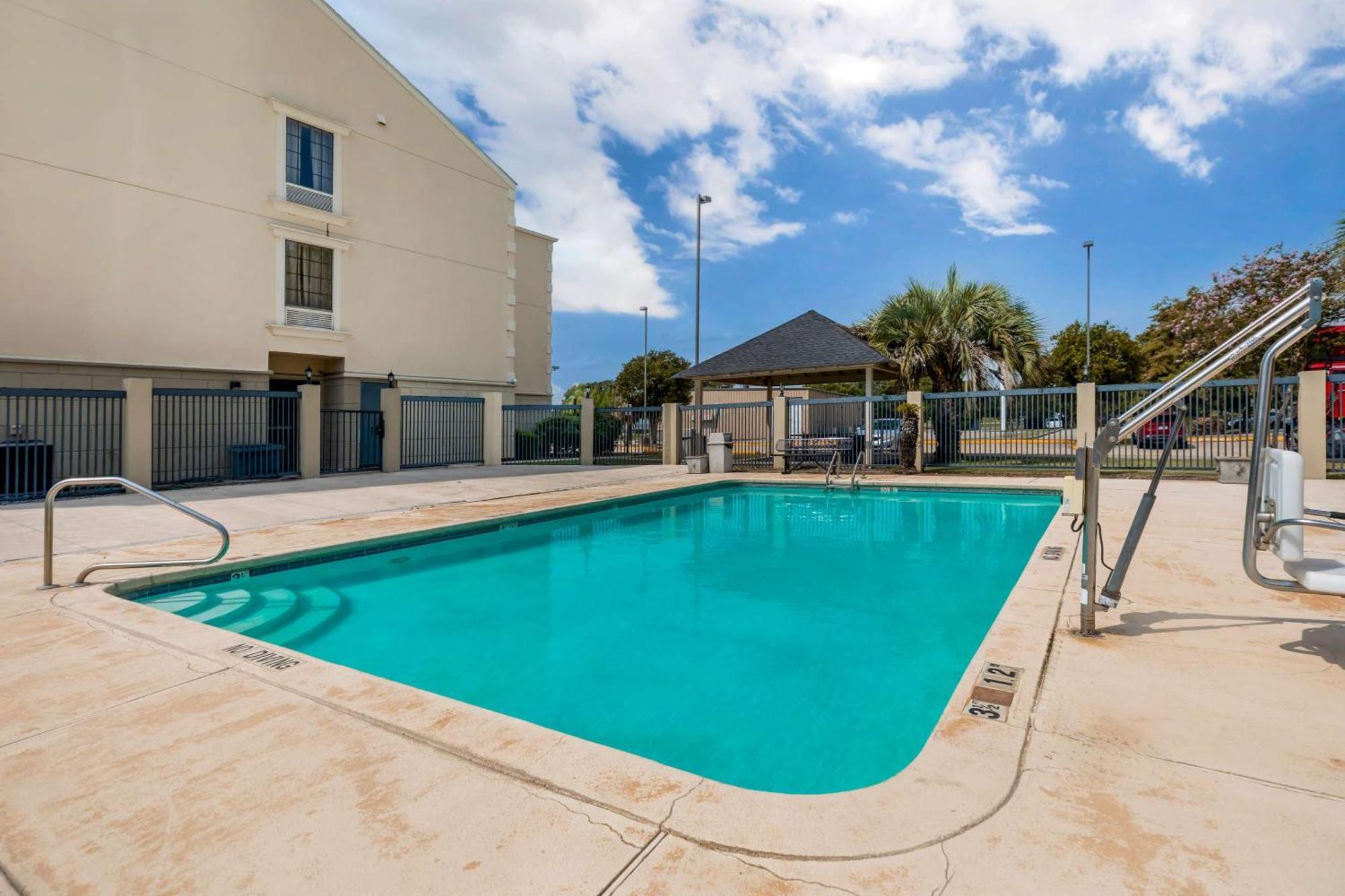 Comfort Suites Port Allen - Baton Rouge Exterior foto